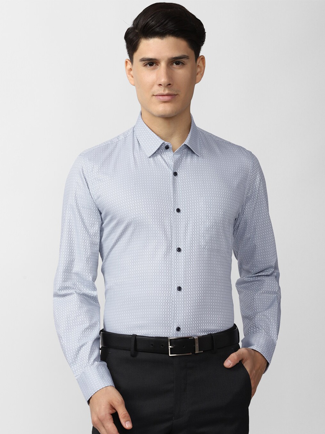 

Peter England Men Blue Slim Fit Checked Formal Shirt