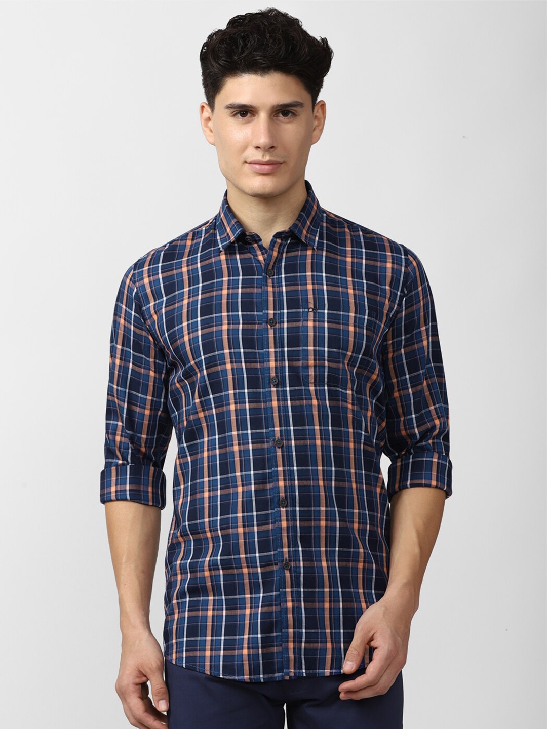 

Peter England Casuals Men Navy Blue Slim Fit Checked Cotton Casual Shirt