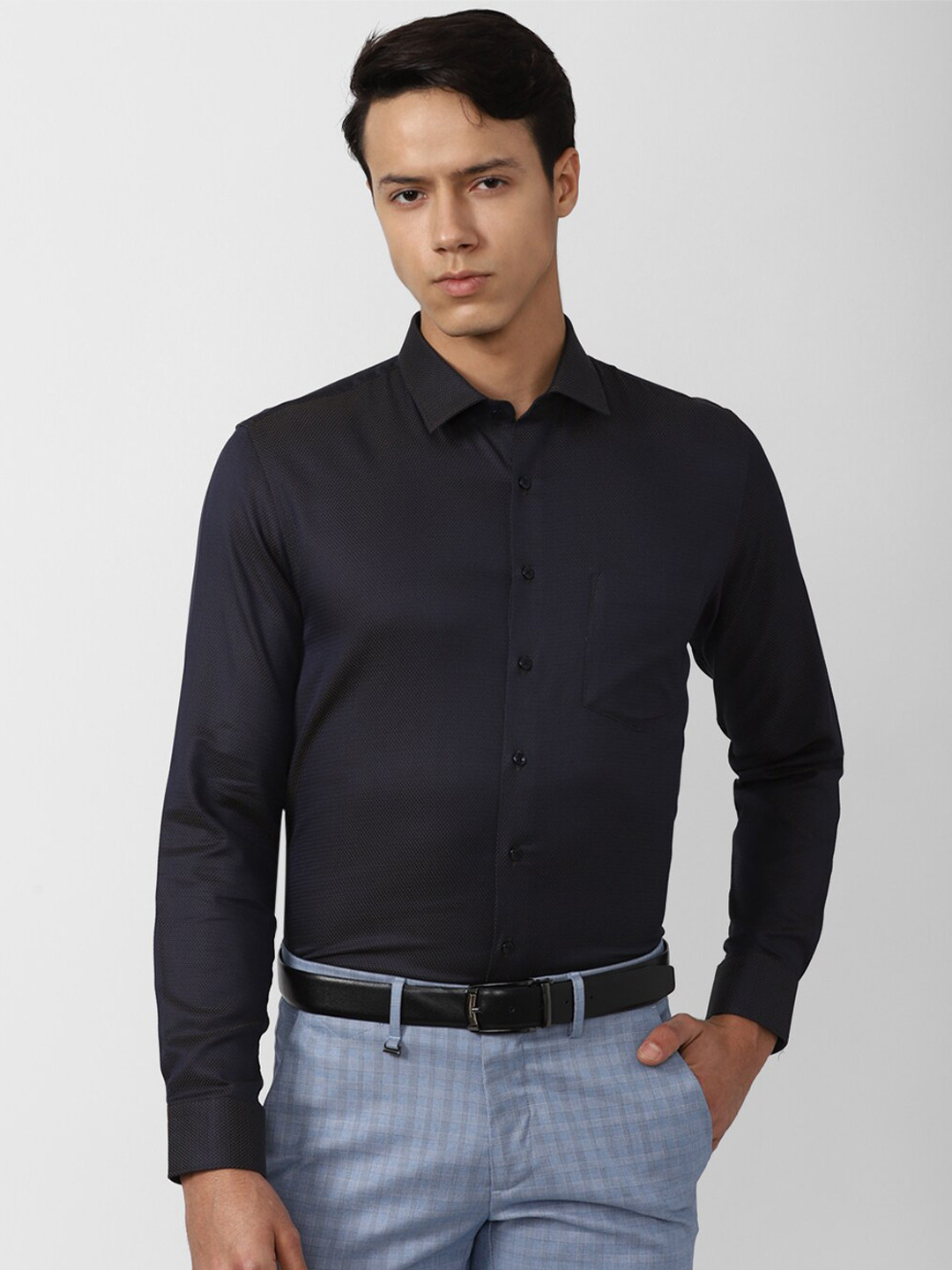 

Van Heusen Men Navy Blue Cotton Slim Fit Formal Shirt