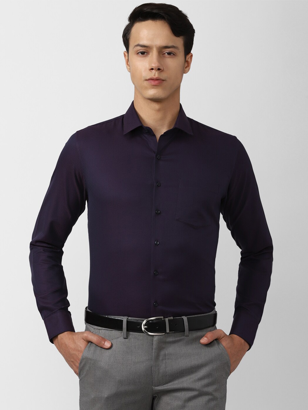 

Van Heusen Men Purple Slim Fit Cotton Formal Shirt