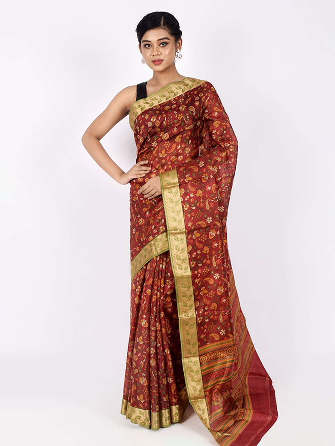 

AllSilks Red & Gold-Toned Floral Pure Silk Saree