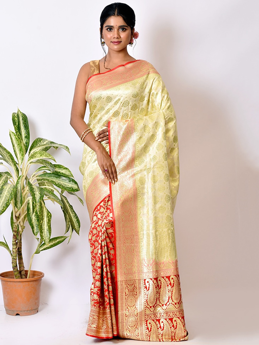 

AllSilks Cream-Coloured & Red Ethnic Motifs Zari Pure Silk Banarasi Saree
