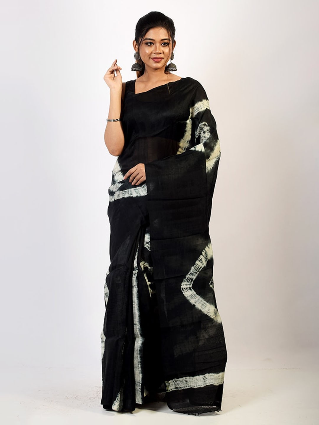 

AllSilks Black & Off White Pure Silk Saree