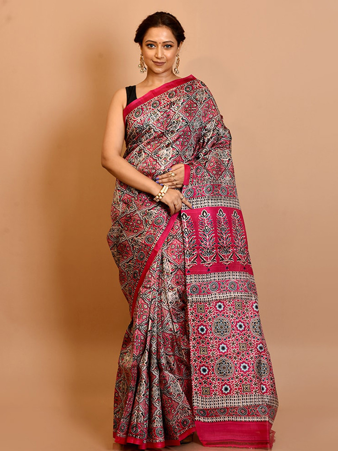 

AllSilks Grey & Magenta Ethnic Motifs Pure Silk Saree