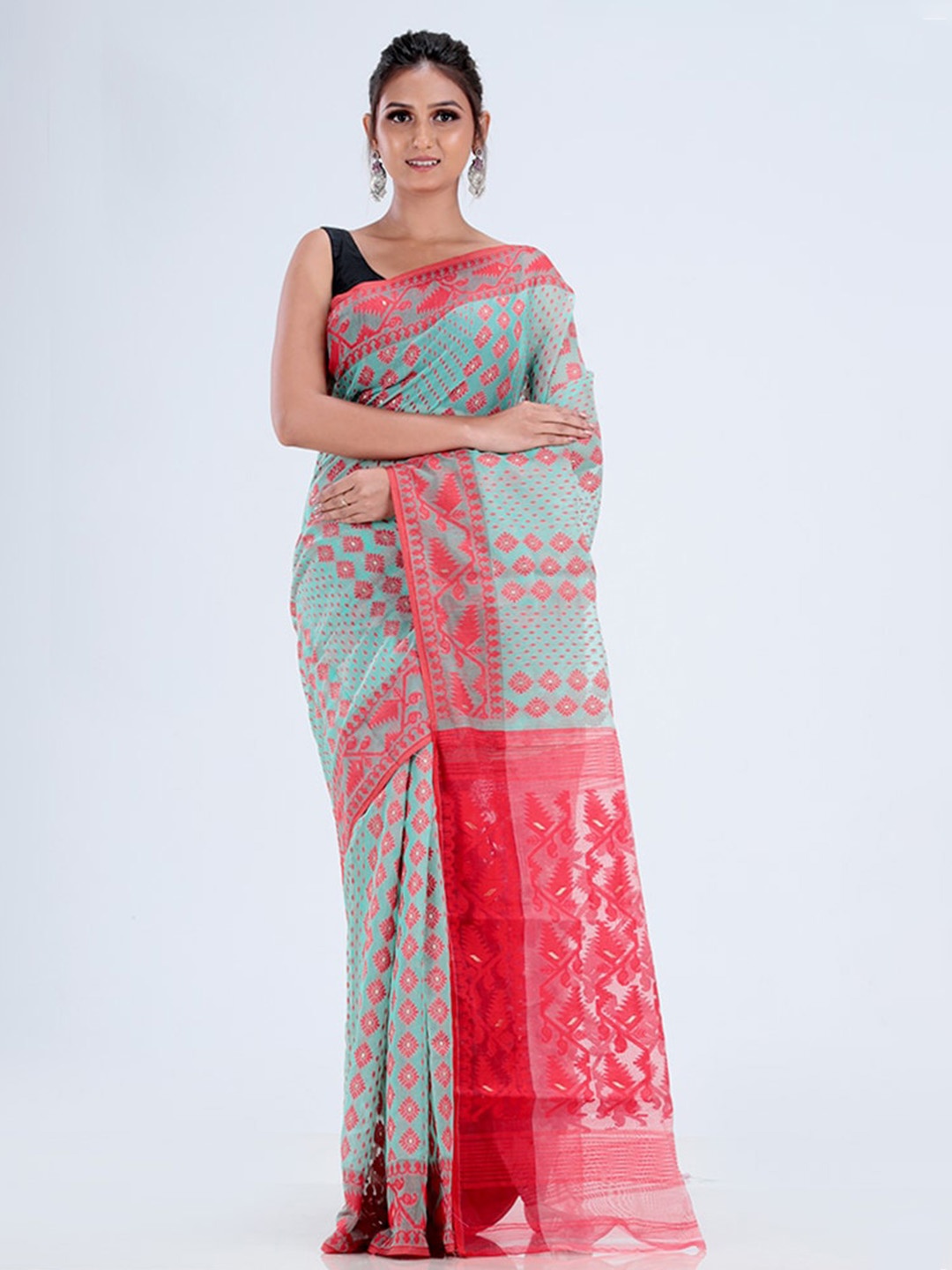 

AllSilks Blue & Red Floral Jamdani Saree
