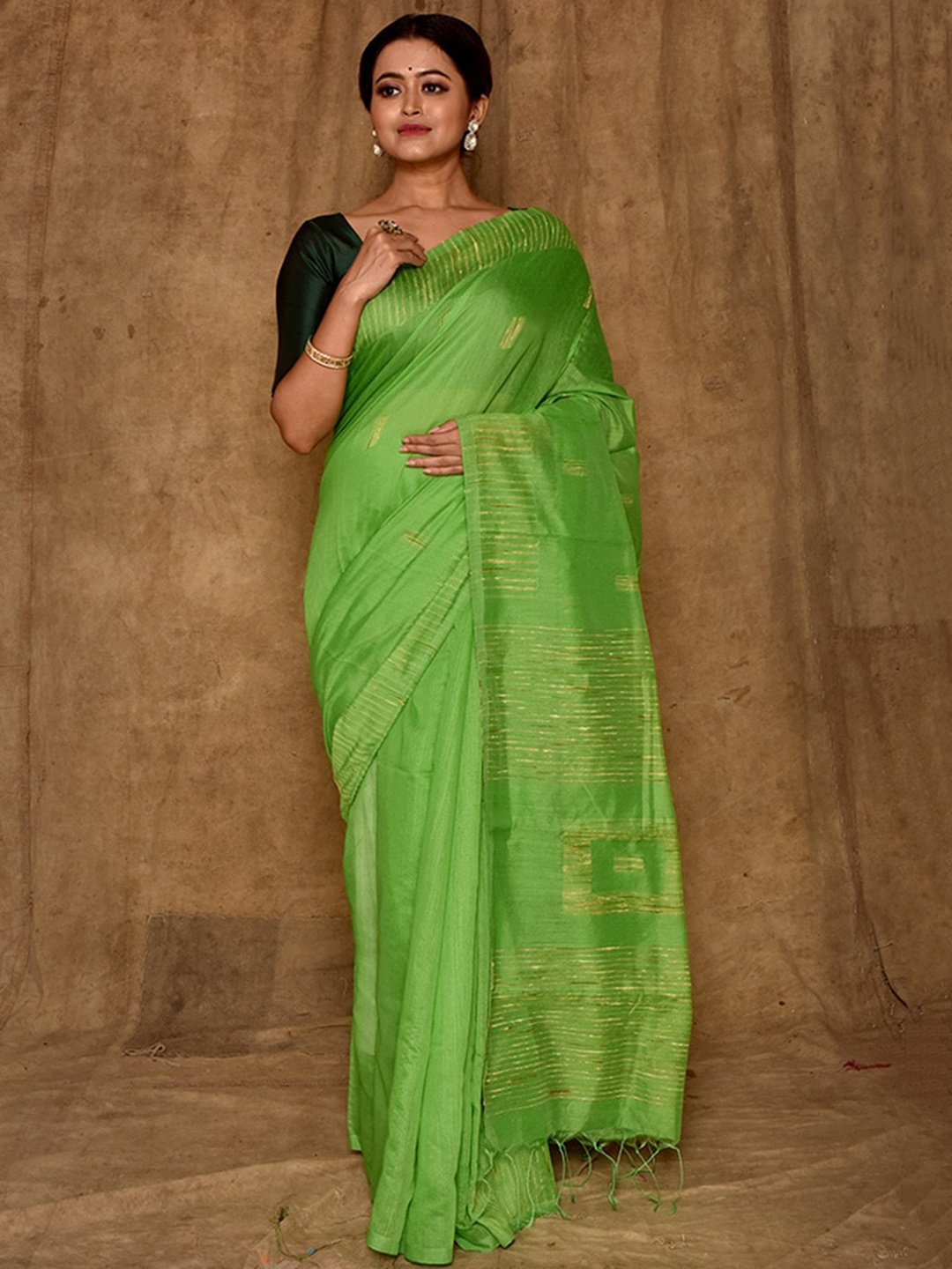 

AllSilks Green Ethnic Motifs Silk Blend Saree