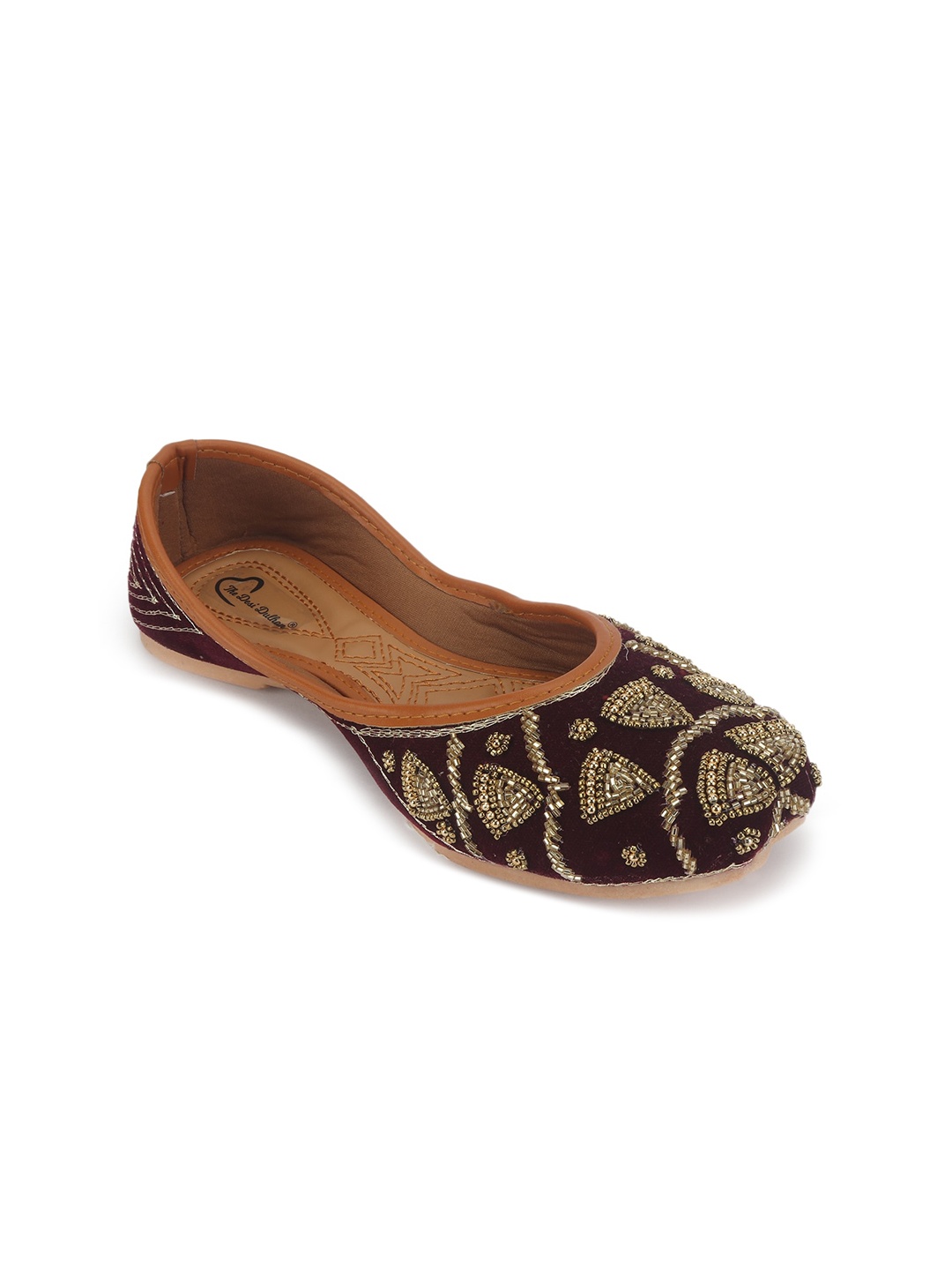 

The Desi Dulhan Women Purple & Gold-Toned Embellished Ethnic Mojaris Flats