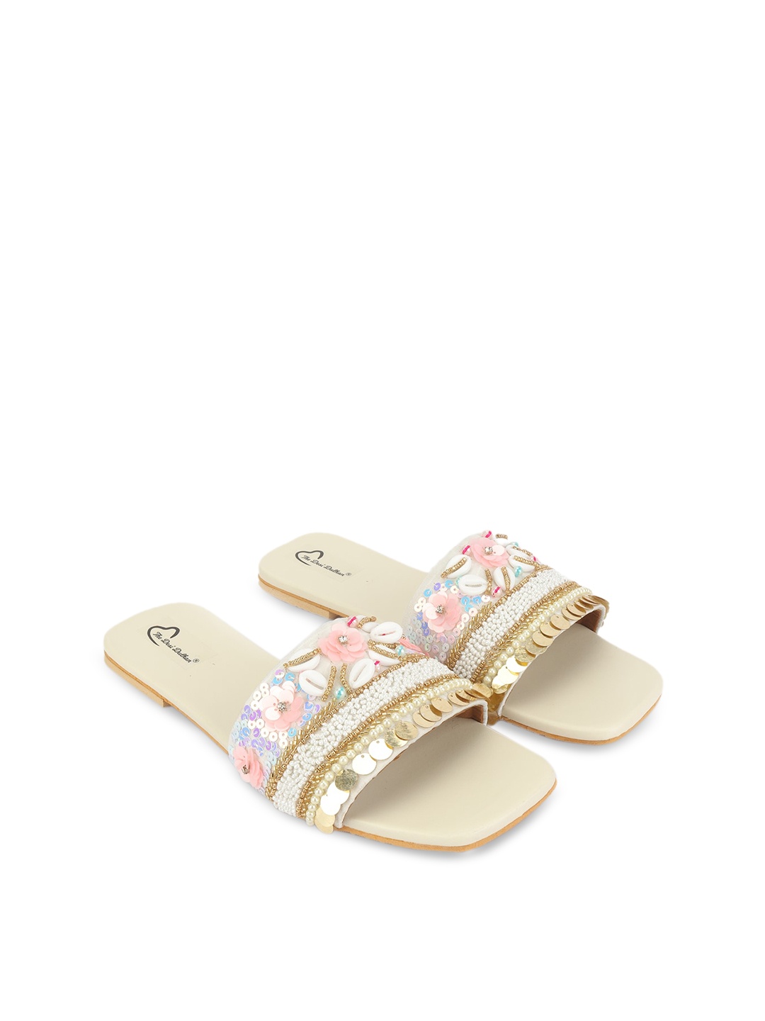 

The Desi Dulhan Women Off White & Gold-Toned Embellished Ethnic Open Toe Flats