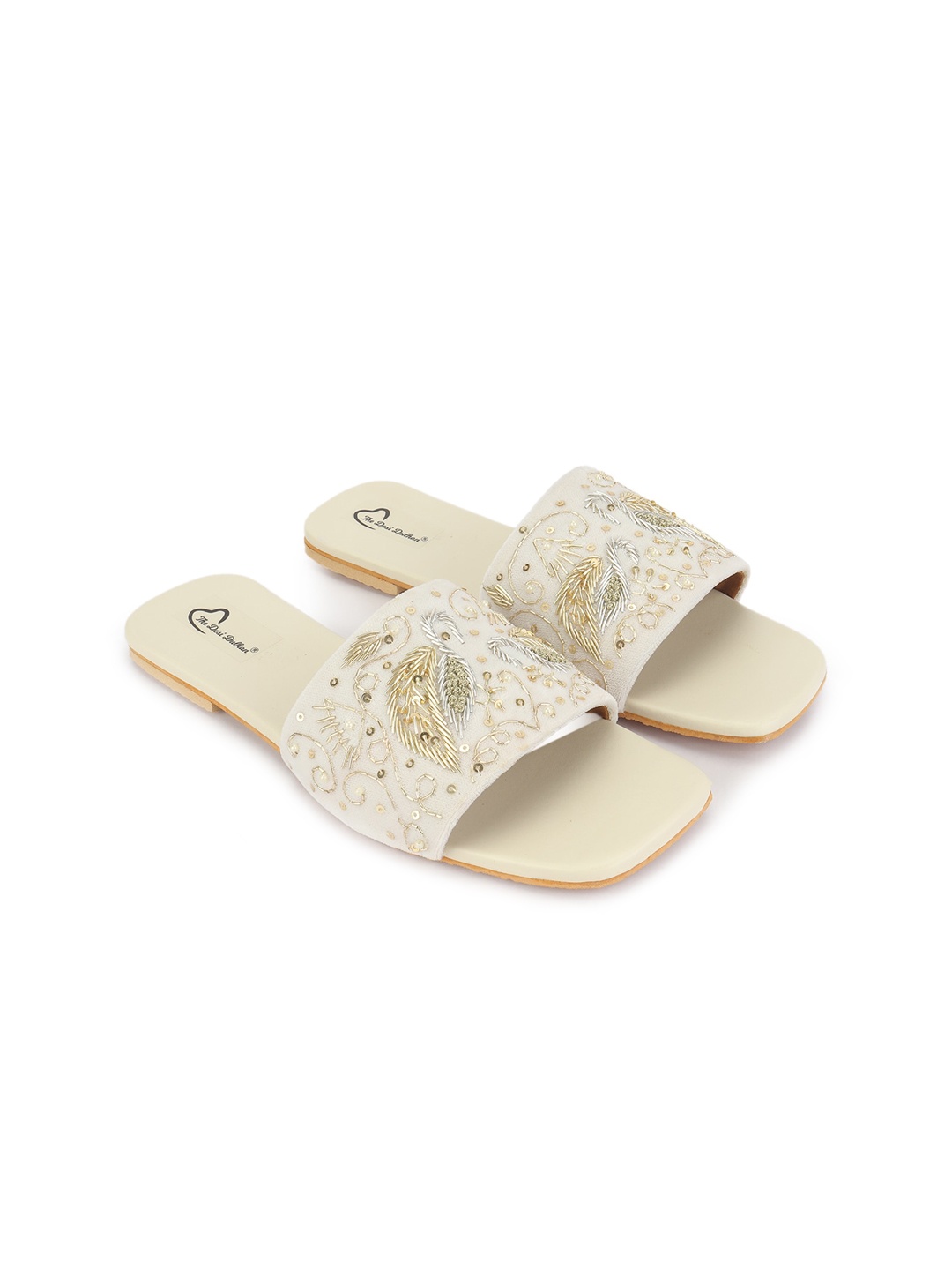 

The Desi Dulhan Women White & Gold-Toned Embellished Ethnic Open Toe Flats