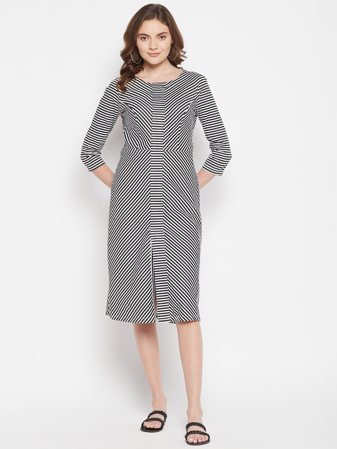 

Crozo By Cantabil Women Black Sheath Cotton Dress