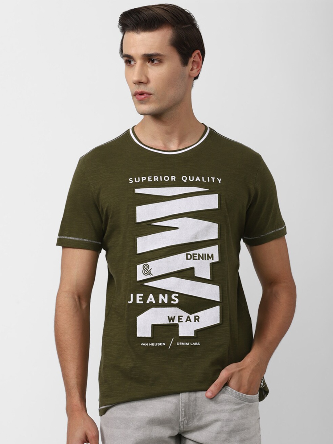 

VAN HEUSEN DENIM LABS Men Green Typography Printed Applique T-shirt