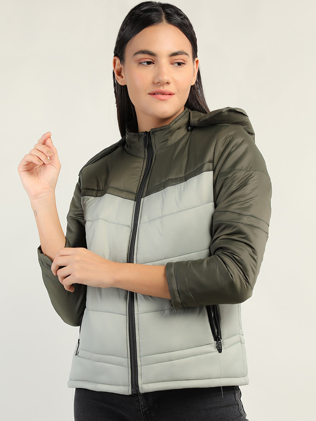 

CHKOKKO Women Olive Green Grey Colourblocked Lightweight Outdoor Padded Jacket