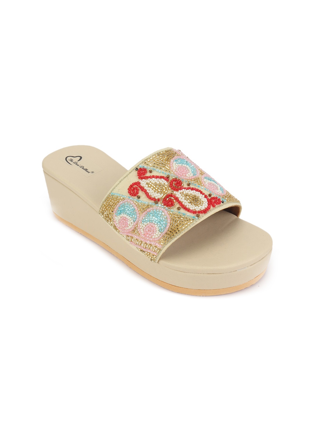 

The Desi Dulhan Women Beige & Pink Embellished Ethnic Wedge Sandals