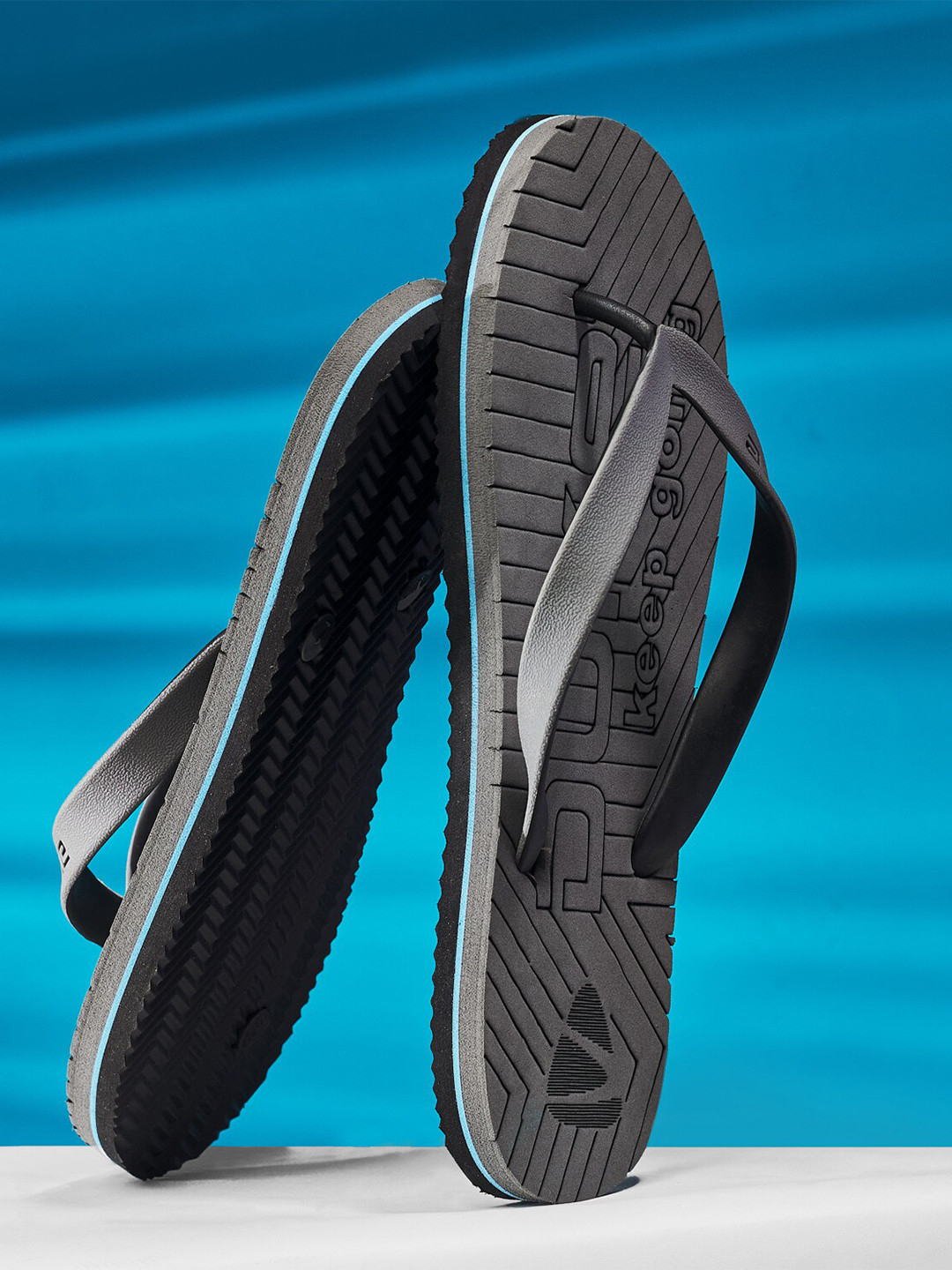 

Duke Men Grey Striped Thong Flip-Flops