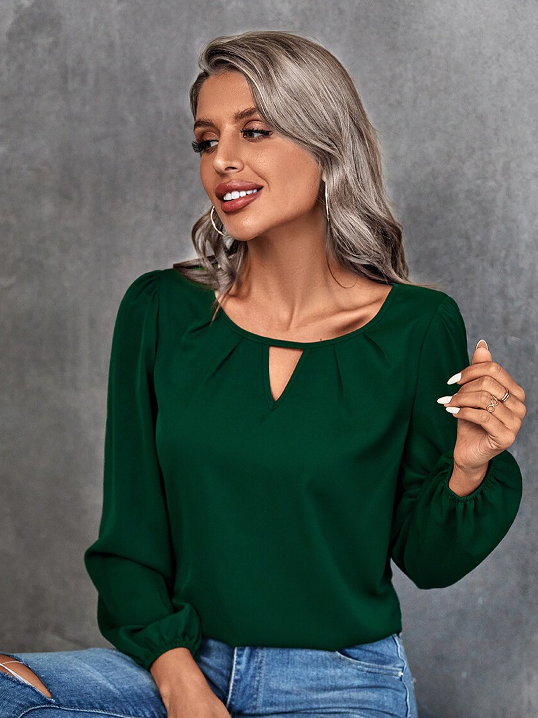 

BoStreet Women Green Keyhole Neck Puff Sleeves Top
