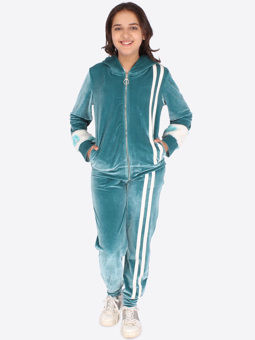 

CUTECUMBER Girls Teal Green Solid Cotton Tracksuits
