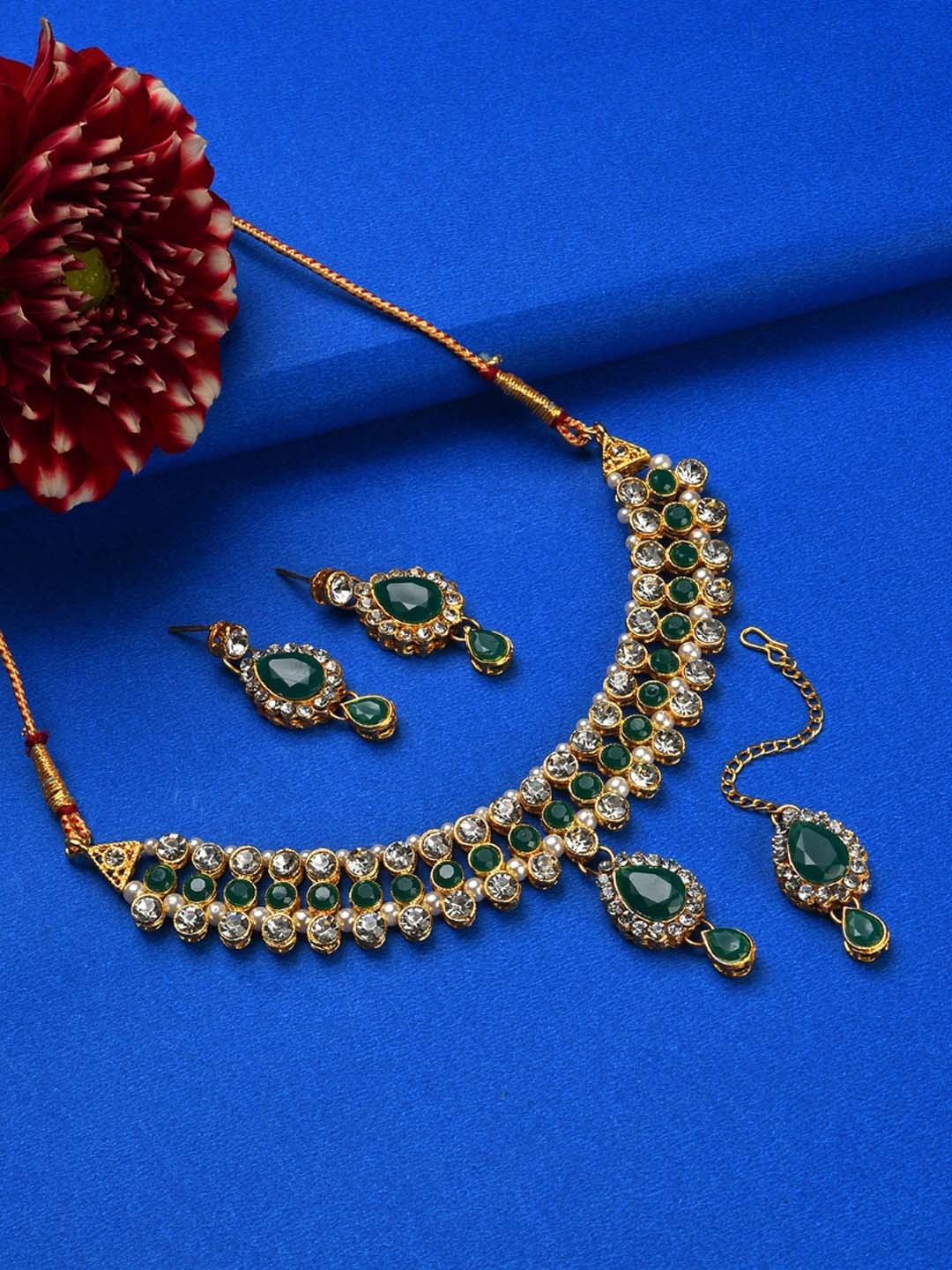 

SOHI Women Gold-Plated Green Stone-Studded Jewellery Set