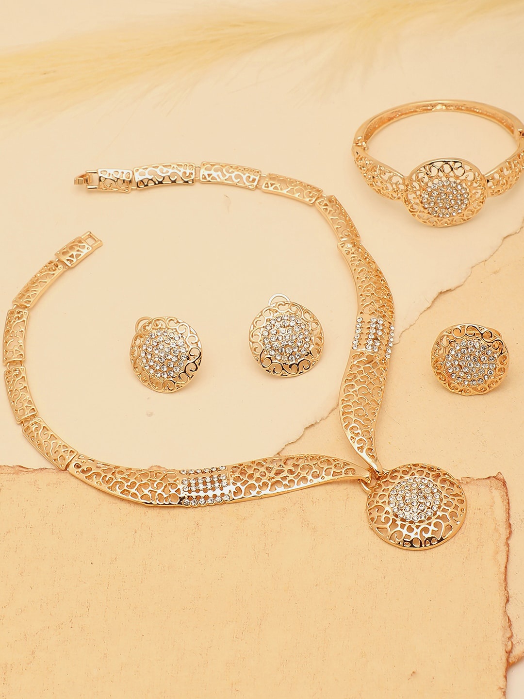 

SOHI Women Gold-Plated & White Stone-Studded Jewellery Set