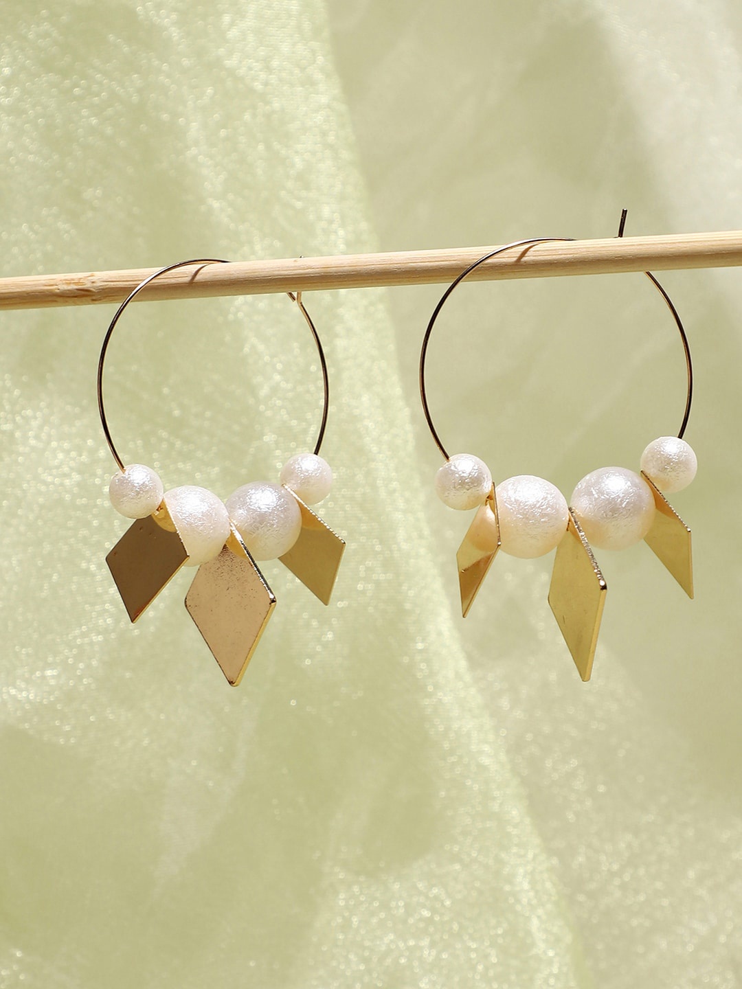 

SOHI Gold-Toned & White Gold-Plated Geometric Hoop Earrings