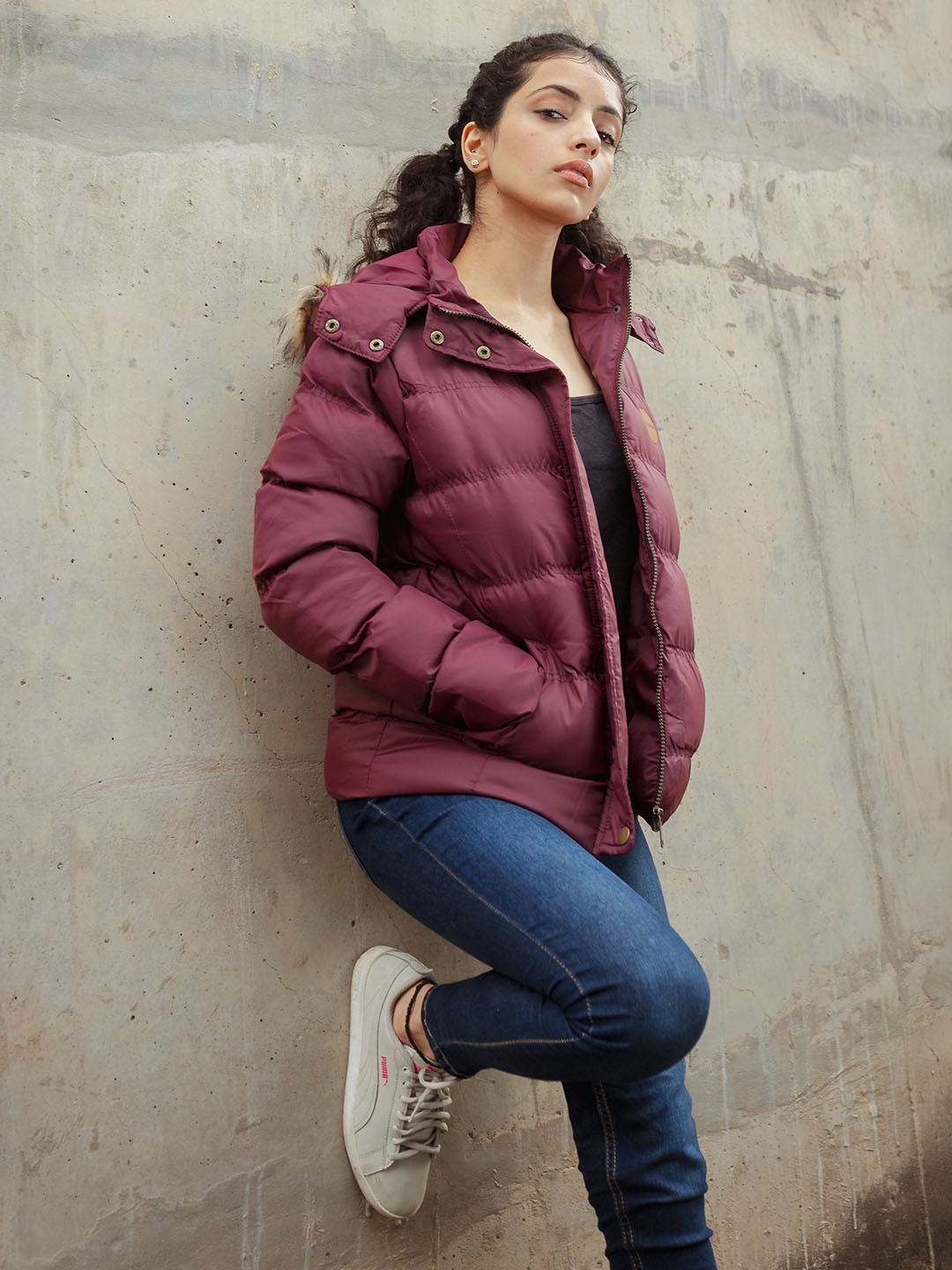 

CHKOKKO Women Maroon Lightweight Outdoor Puffer Jacket