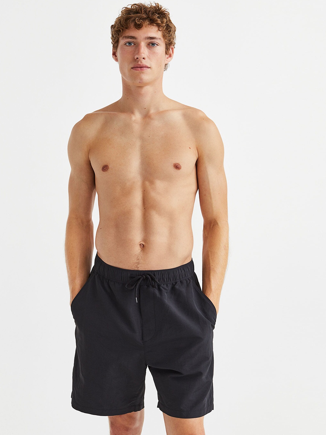 

H&M Men Relaxed Fit Nylon shorts, Black