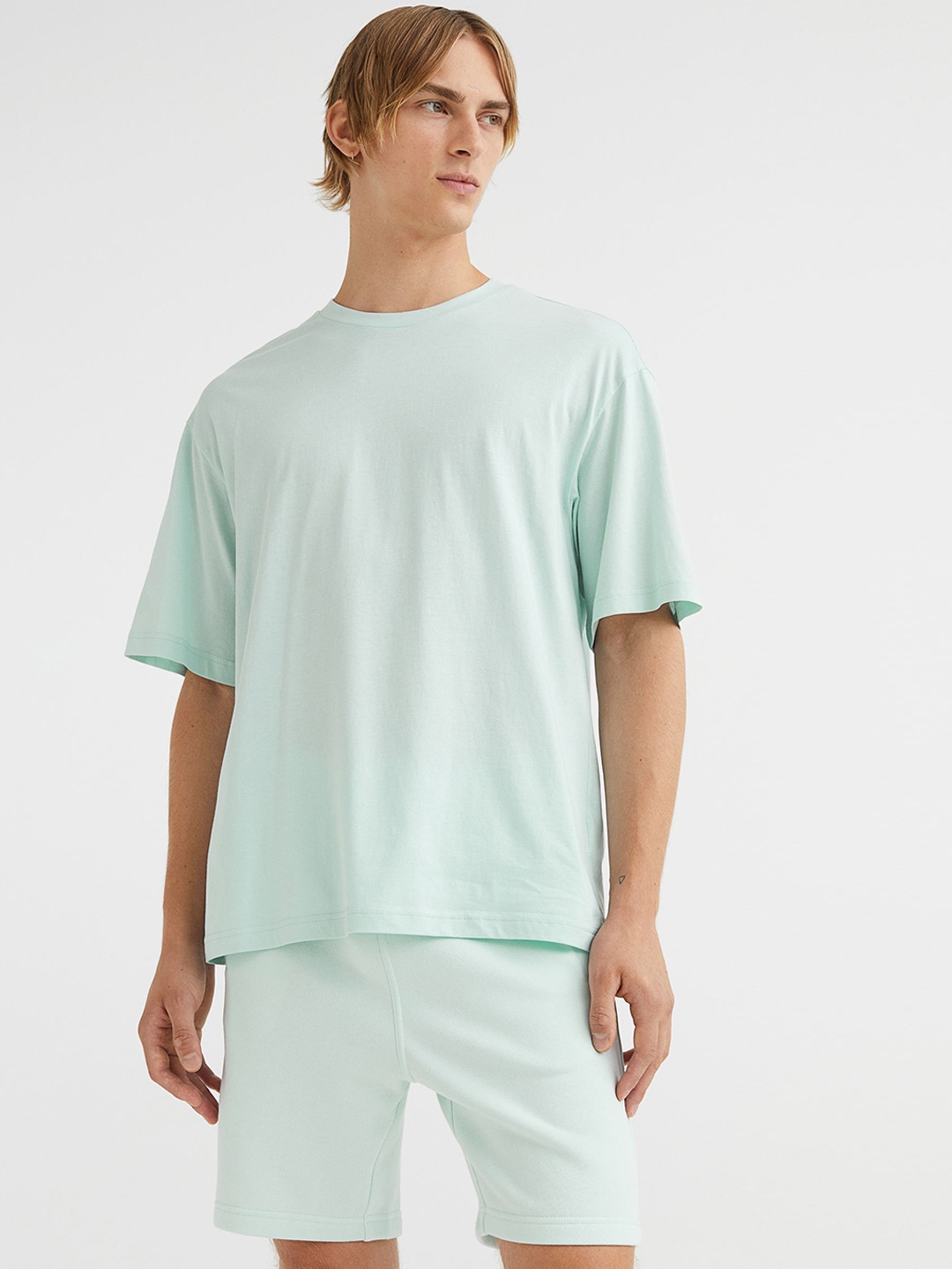 

H&M Men Regular Fit Sweatshirt Shorts, Turquoise blue