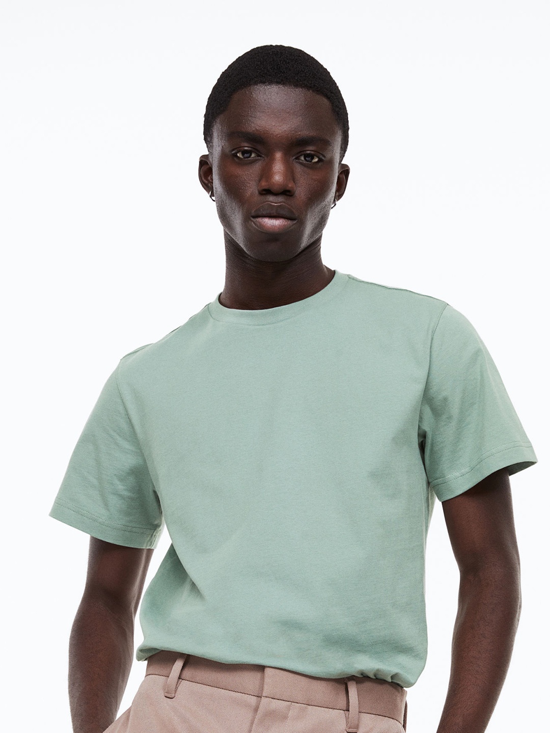 

H&M Men Solid Cotton T-Shirt, Green