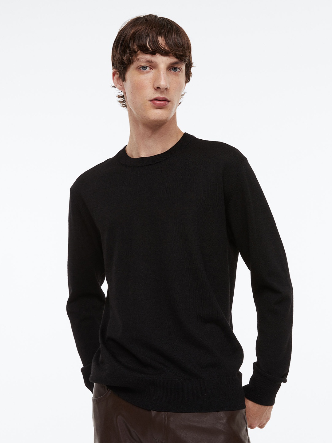 

H&M Men Solid Essentials No 8: The Crewneck Sweater, Black