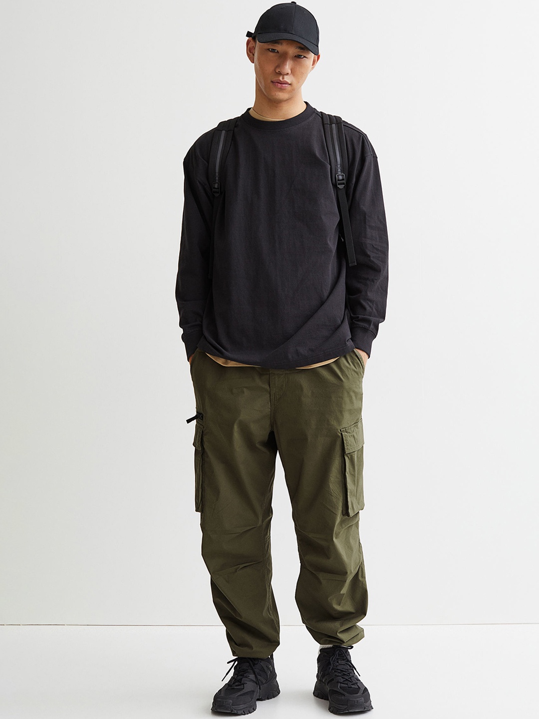 

H&M Men Green Cargos Trousers