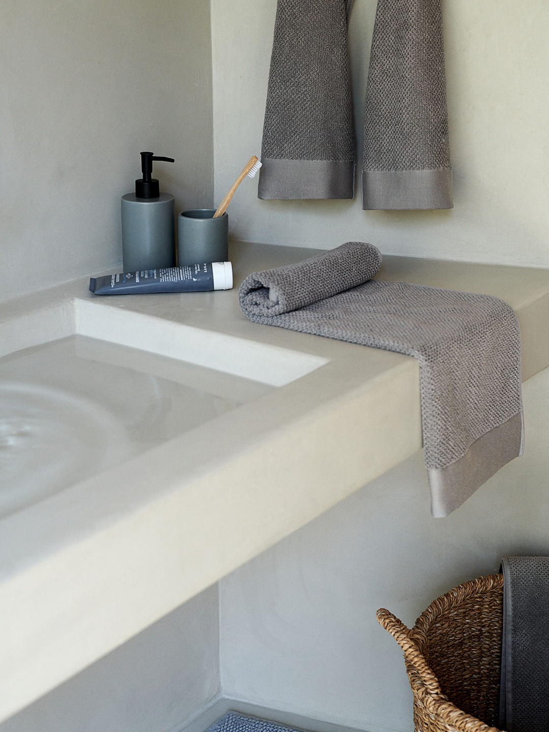 

H&M Grey 2-Pack Cotton Terry Guest Towels