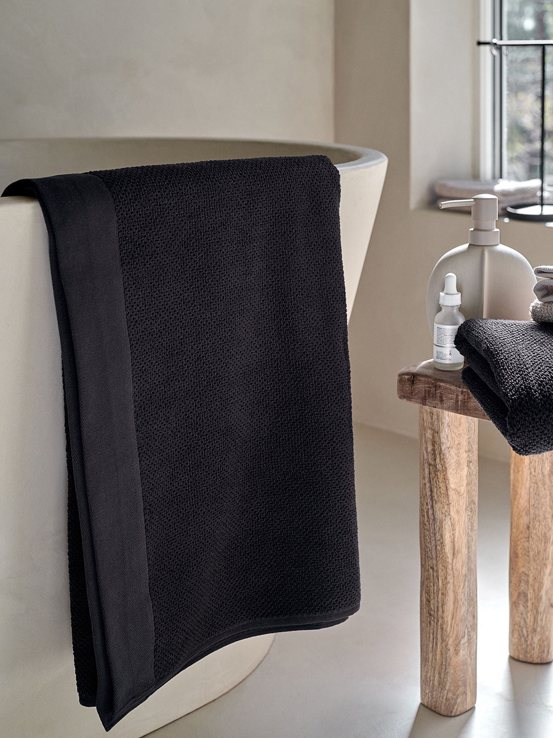 

H&M 350 GSM Cotton Terry Bath Sheet, Black