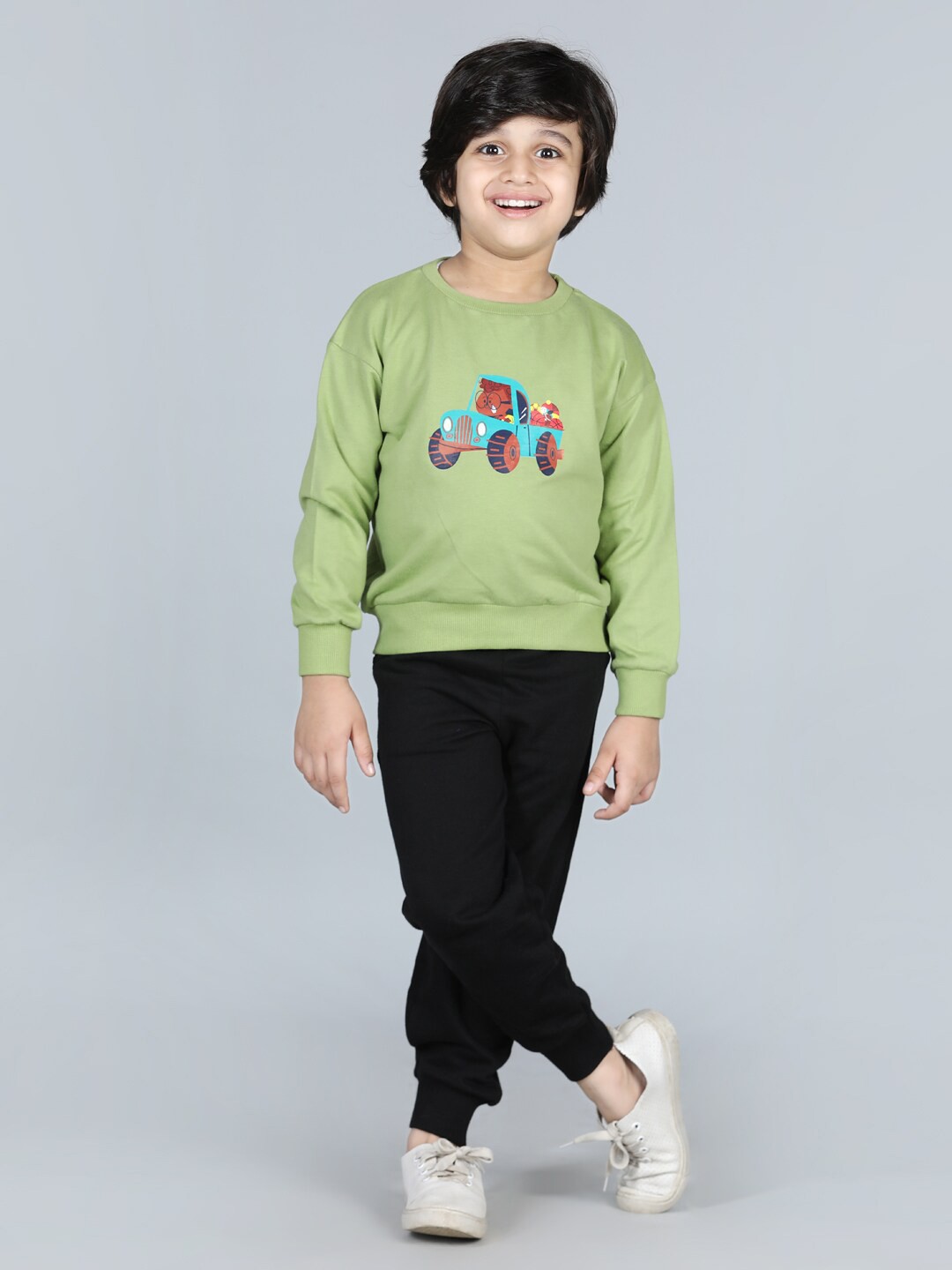 

AWW HUNNIE Boys Green & Black Printed T-shirt with Trousers