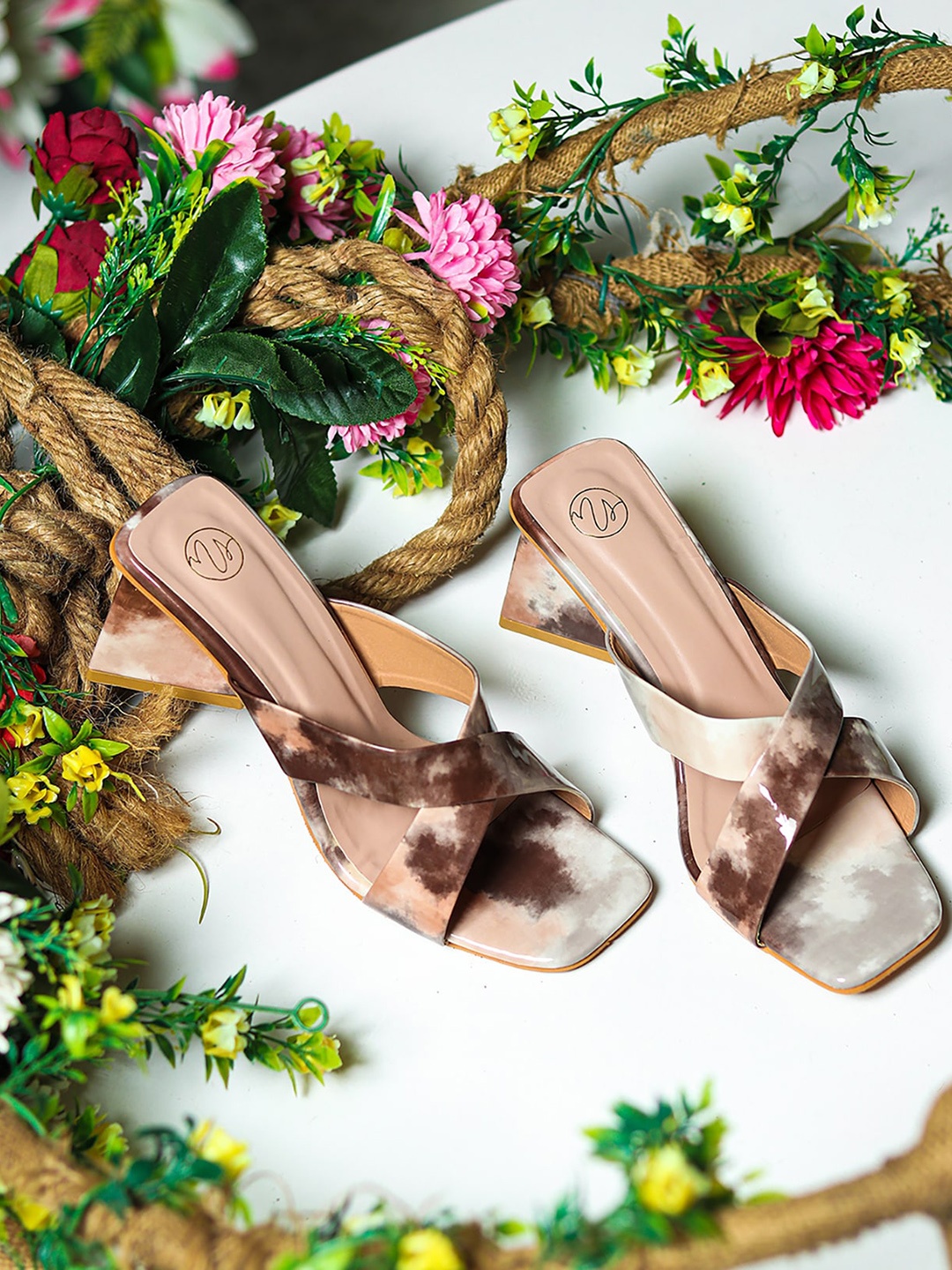

NR By Nidhi Rathi Women Grey & Beige Printed Block Sandals