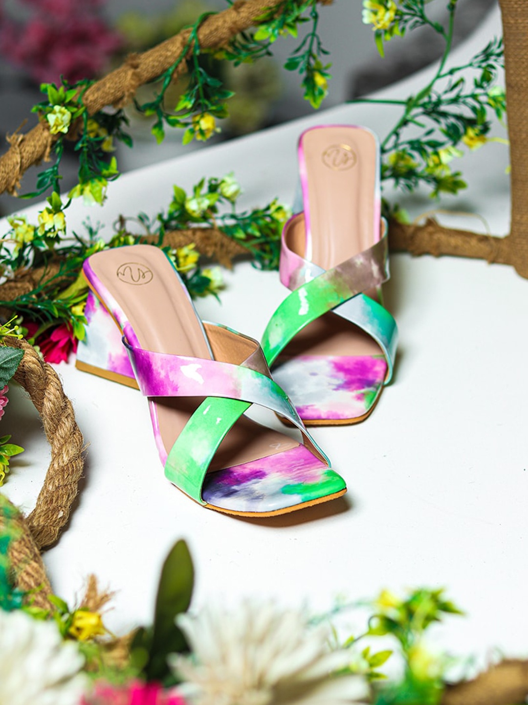 

NR By Nidhi Rathi Women Beige & Green Printed Block Sandals