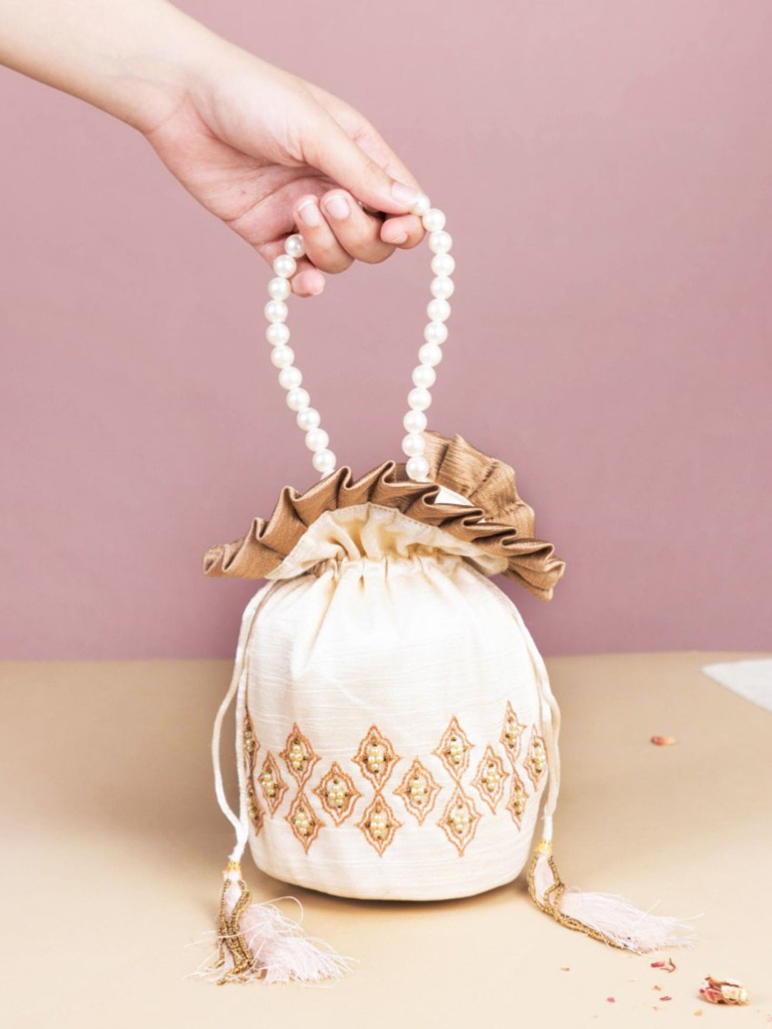 

Nestasia Off-White Sitara Potli Bag