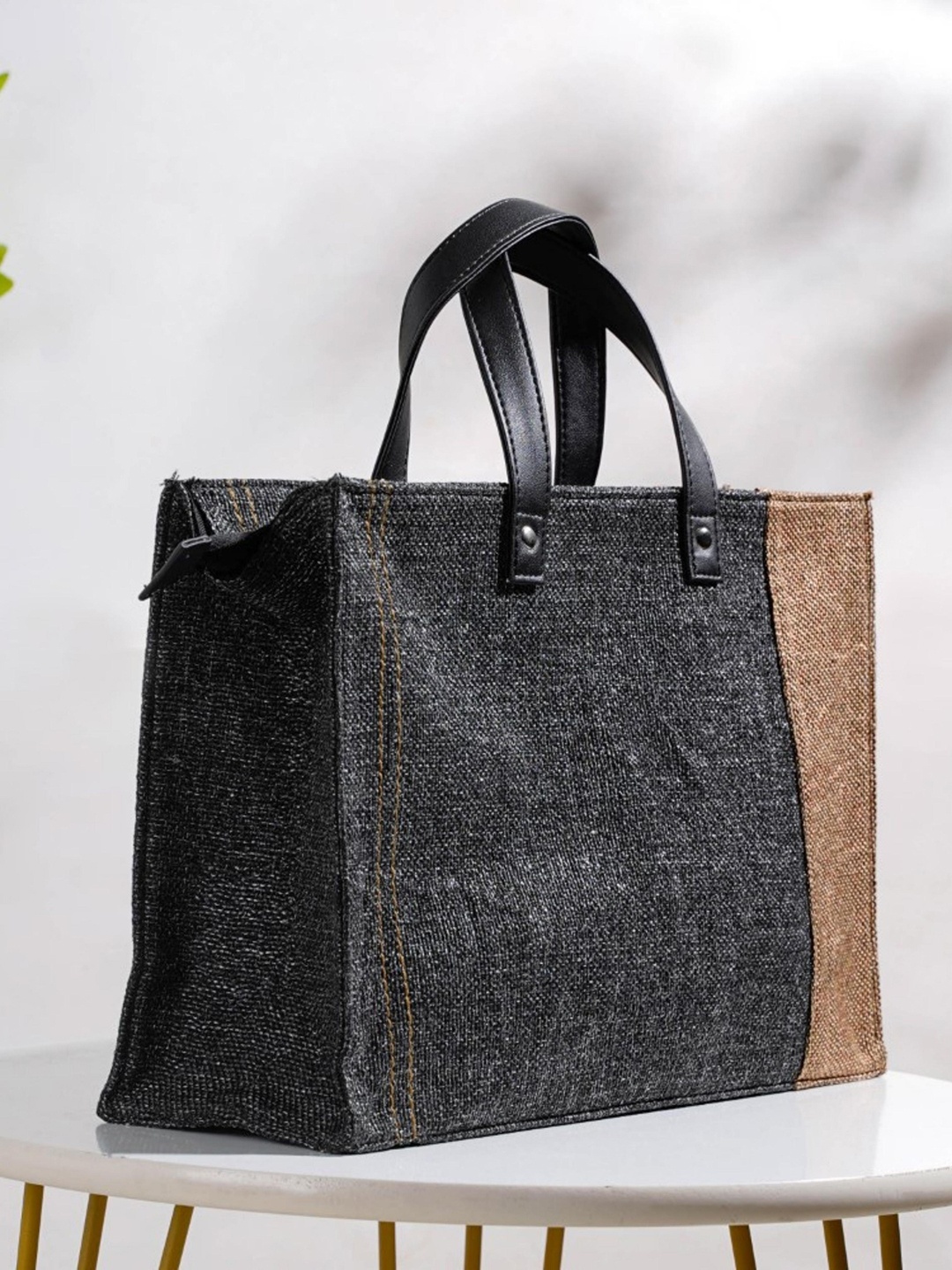 

Nestasia Black & Beige Eco Friendly Jute Lunch Bag