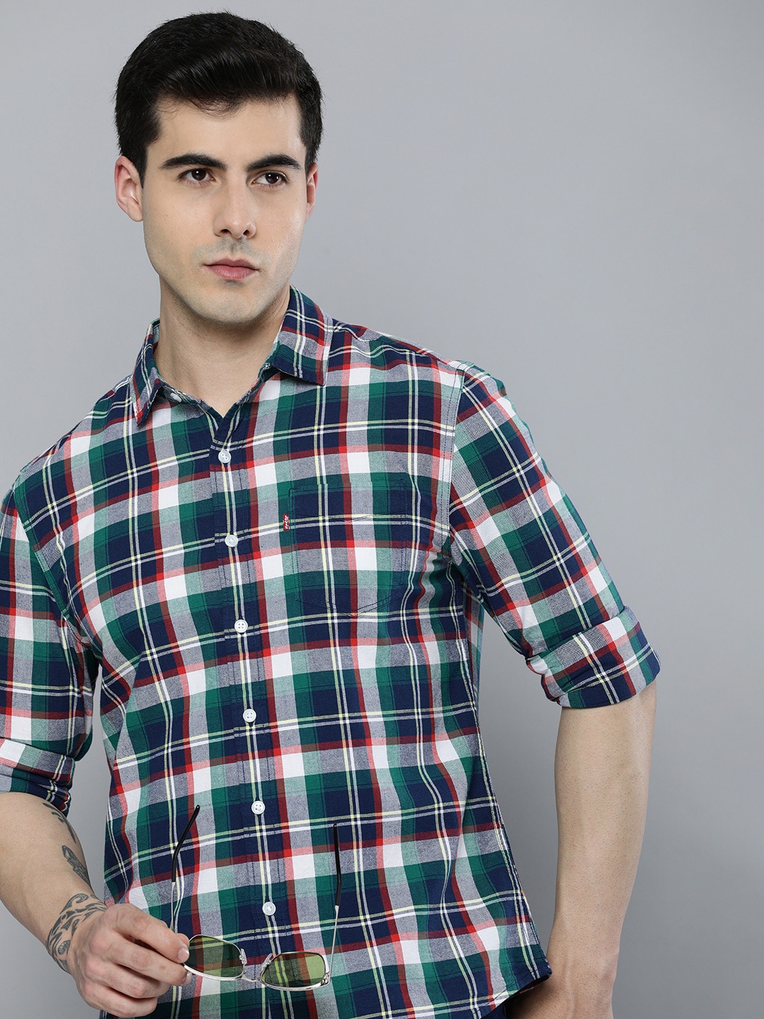 

Levis Men Slim Fit Checked Pure Cotton Casual Shirt, Blue