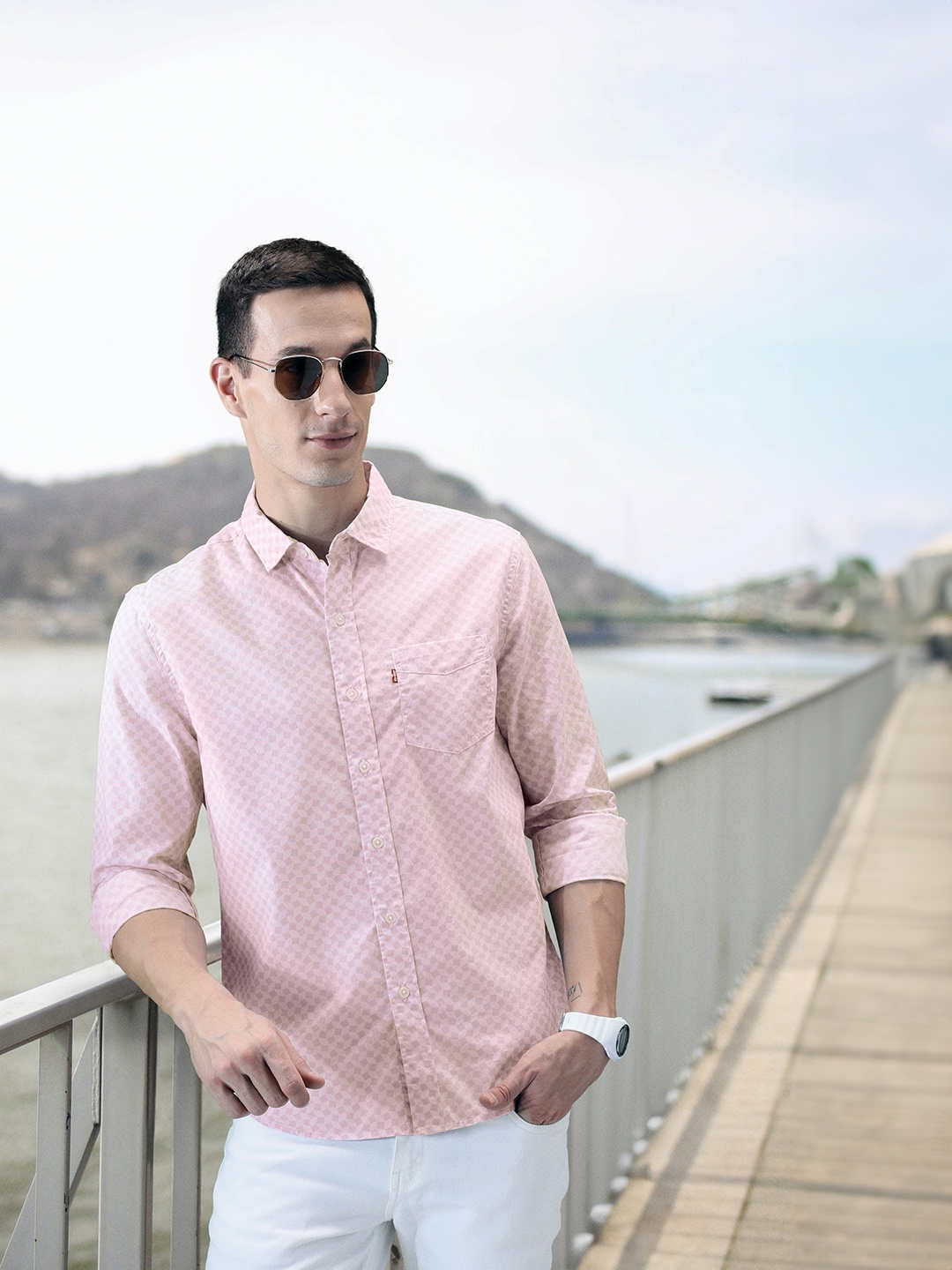 

Levis Men Geometric Printed Pure Cotton Slim Fit Casual Shirt, Purple