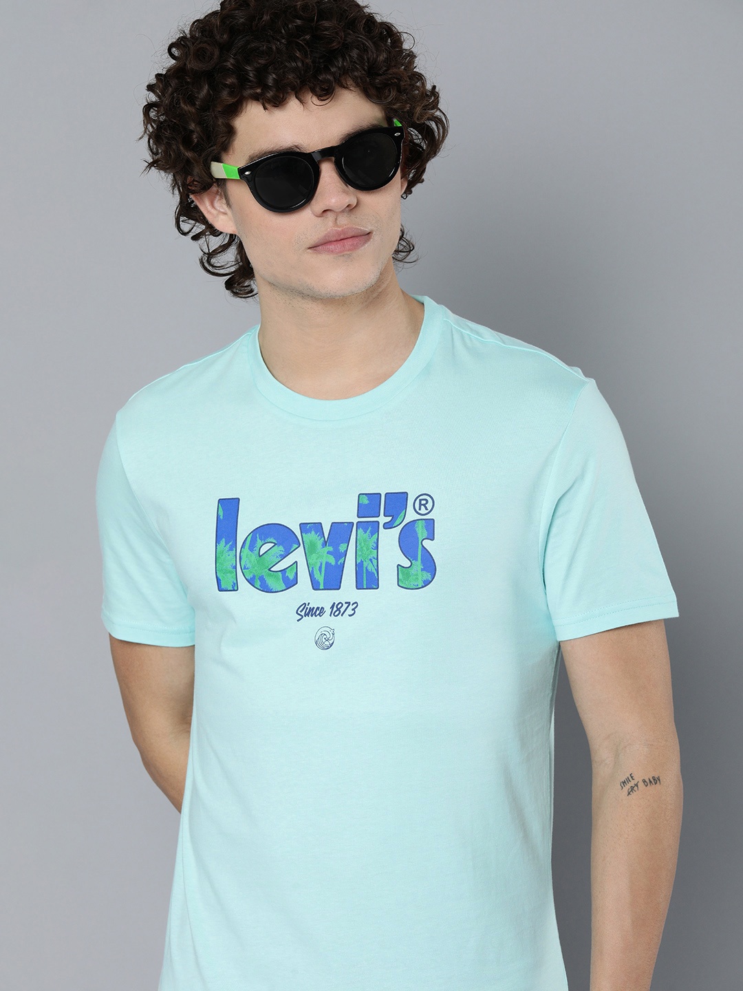 

Levis Men Brand Logo Printed Pure Cotton T-shirt, Blue