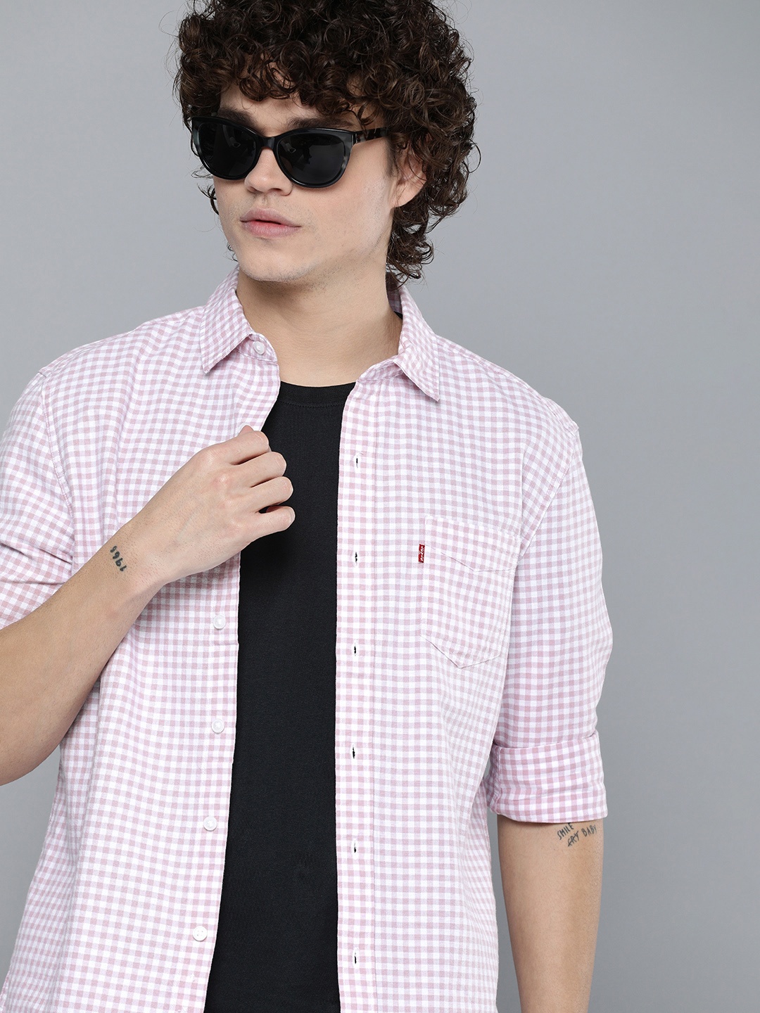 

Levis Men Slim Fit Checked Pure Cotton Casual Shirt, Lavender