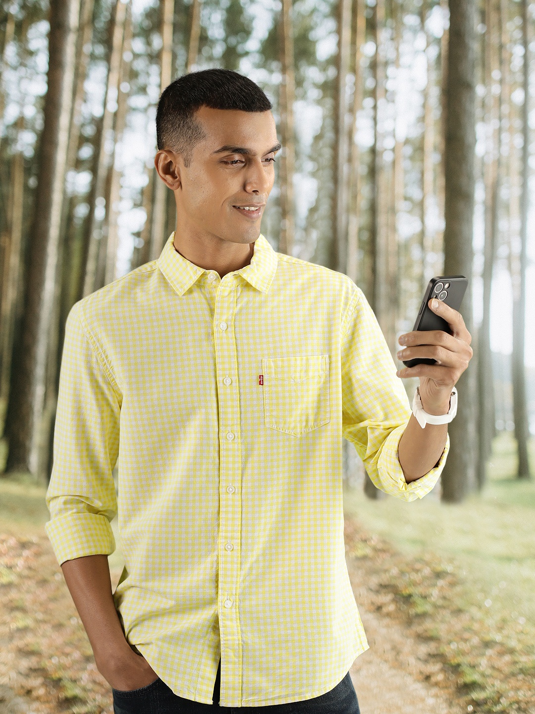 

Levis Men Slim Fit Checked Men Pure Cotton Casual Shirt, Yellow