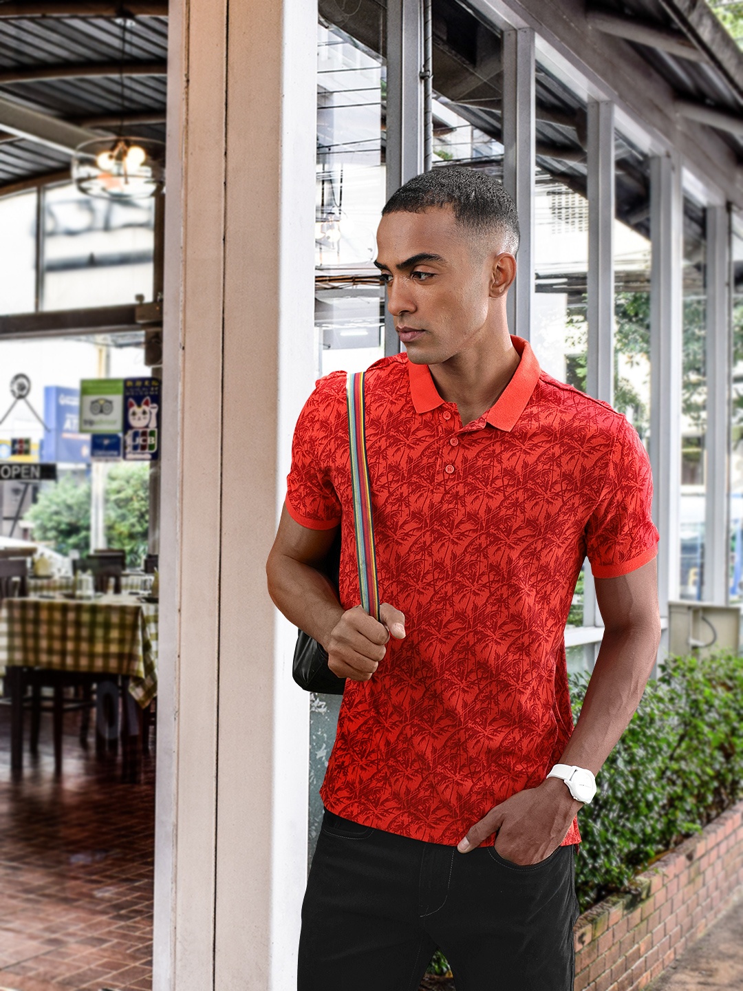 

Levis Men Tropical Printed Polo Collar Pure Cotton T-shirt, Red