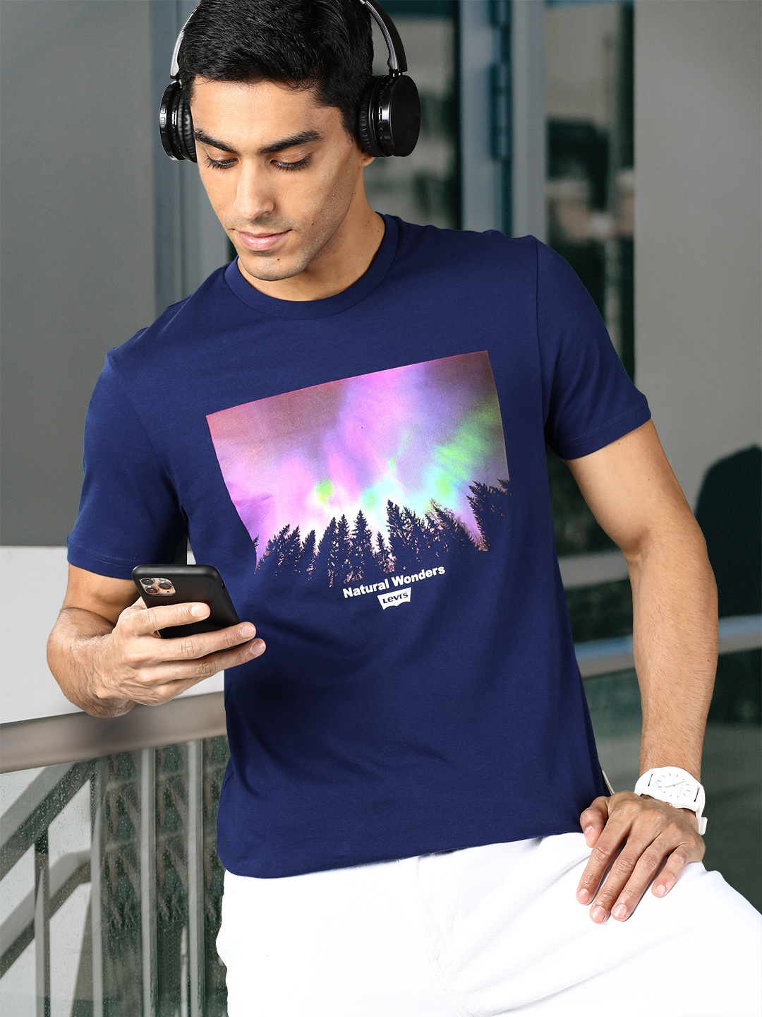 

Levis Men Graphic Printed Pure Cotton Casual T-shirt, Blue