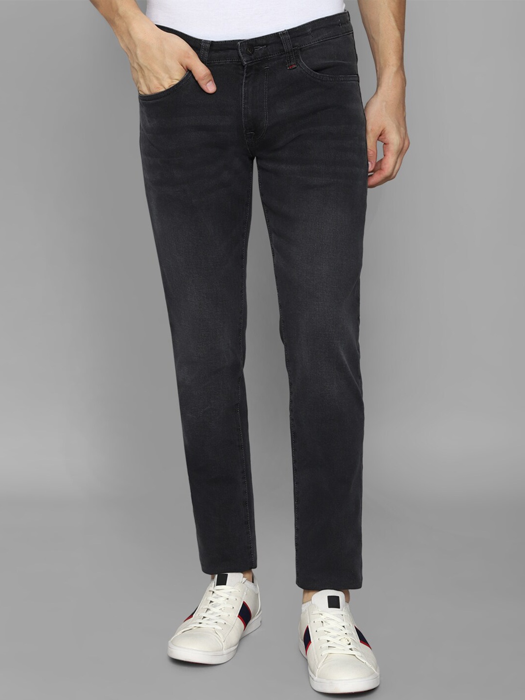

Allen Solly Sport Men Black Dark shade Skinny Fit Jeans