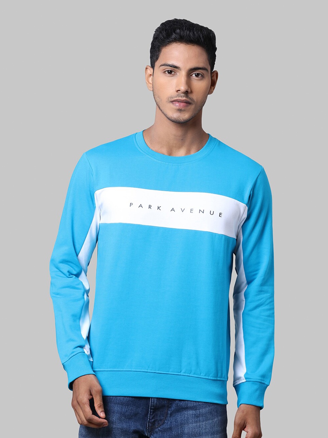 

Park Avenue Men Blue & White Printed Cotton Sweatshirt