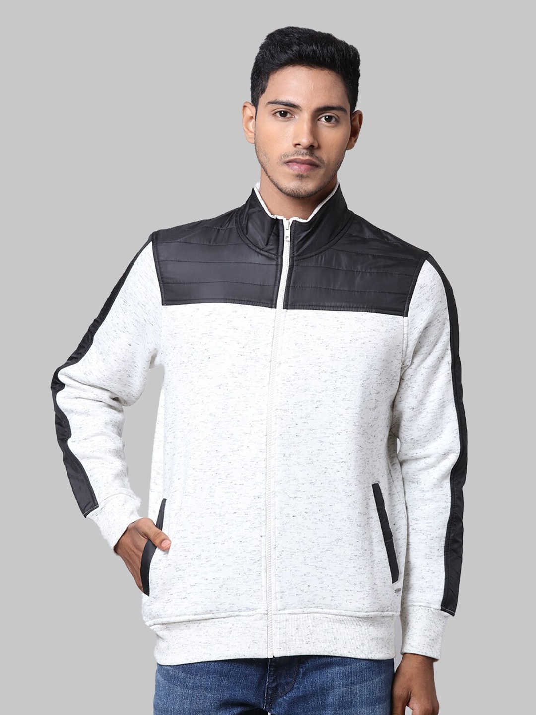 

Parx Men White & Black Colourblocked Front-Open Cotton Sweatshirt