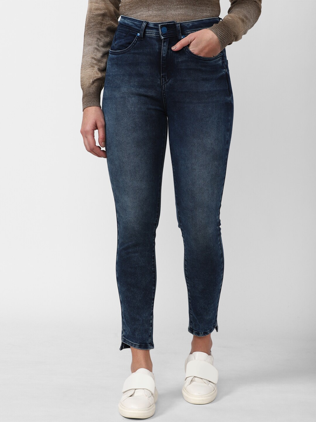 

Van Heusen Woman Navy Blue Heavy Fade Skinny Fit Jeans