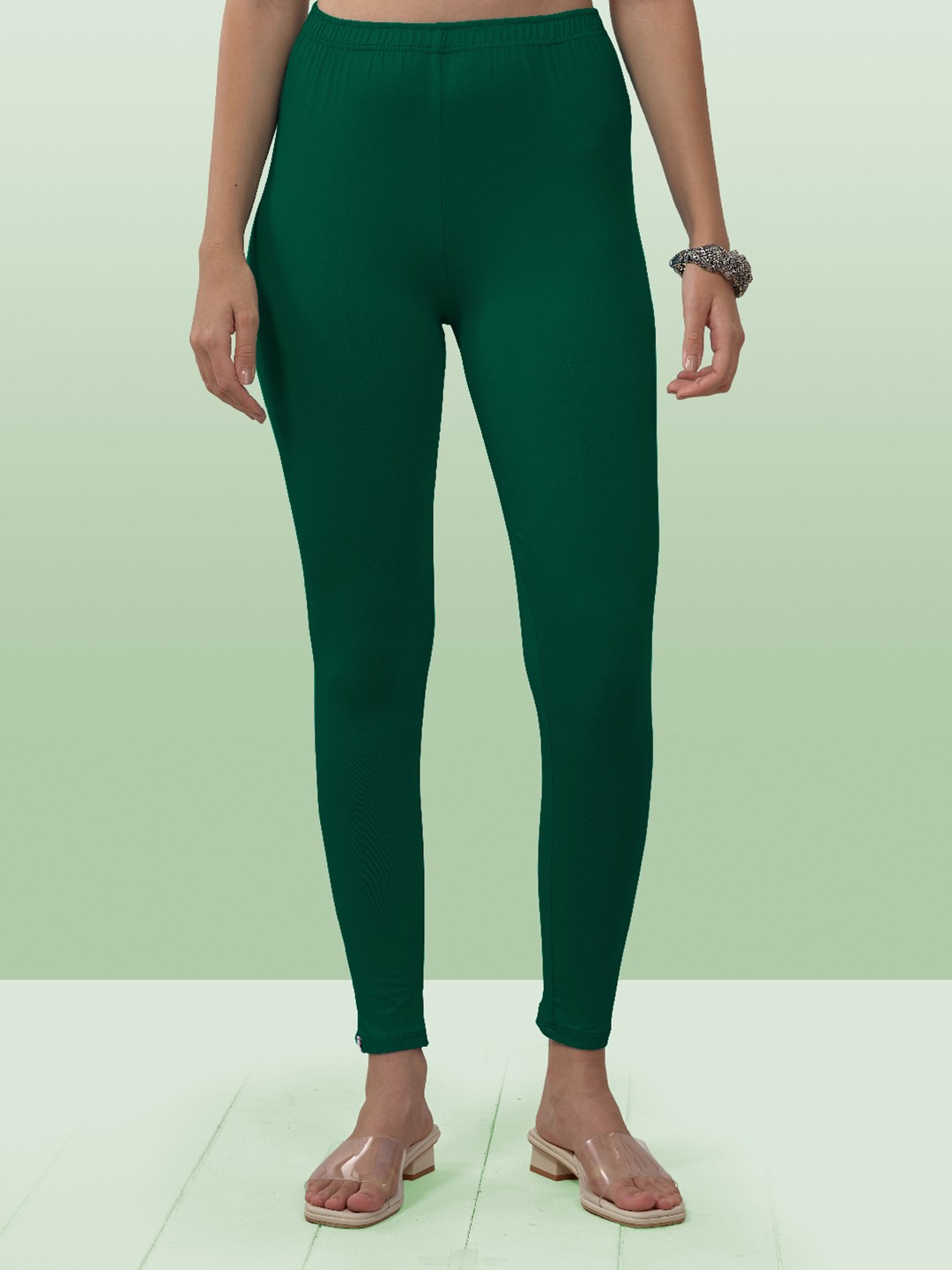 

LYRA Women Green Solid Ankle Length Leggings