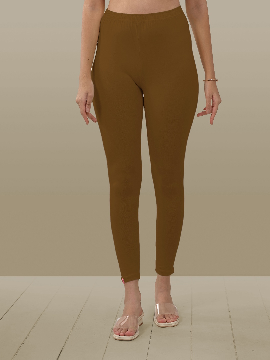 

LYRA Women Tan Brown Solid Ankle-Length Leggings