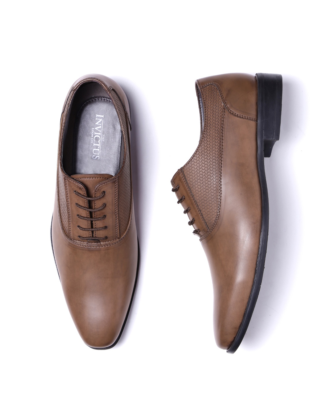 

INVICTUS Men Brown Textured Oxfords